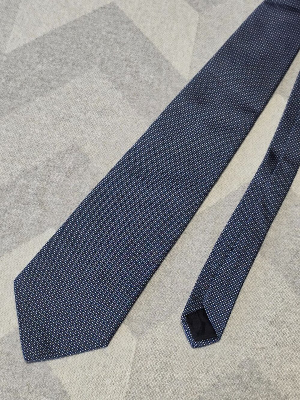 Brooks Brothers 346 Navy Blue Patterned Pure Silk Tie Made In USA